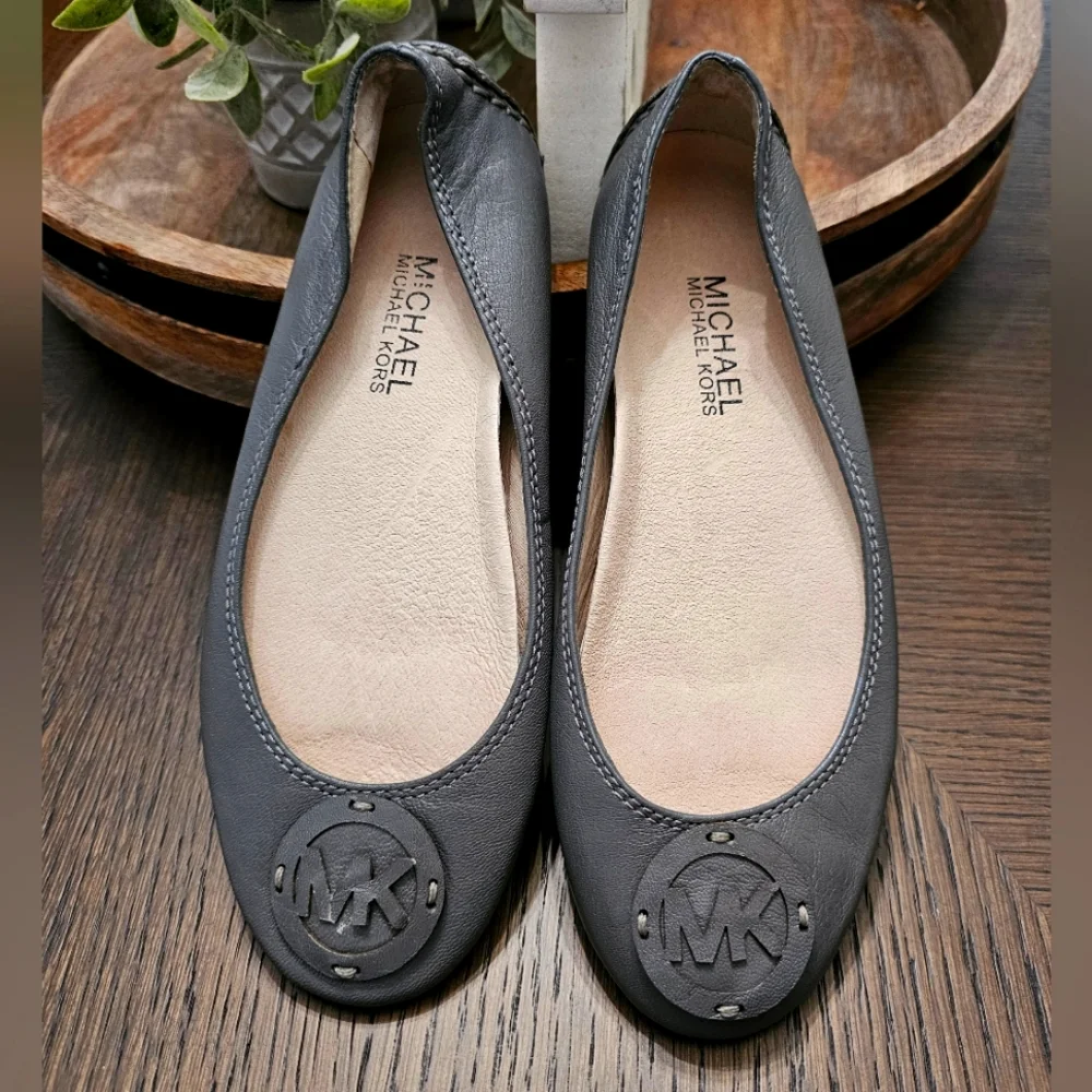 Michael Kors Flats - Picture 1 of 3